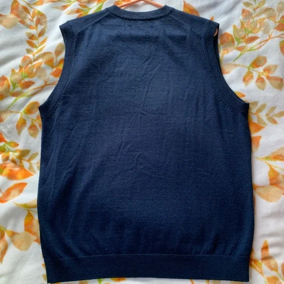 Turnbury Merino Wool Sweater Vest - Picture 4 of 4